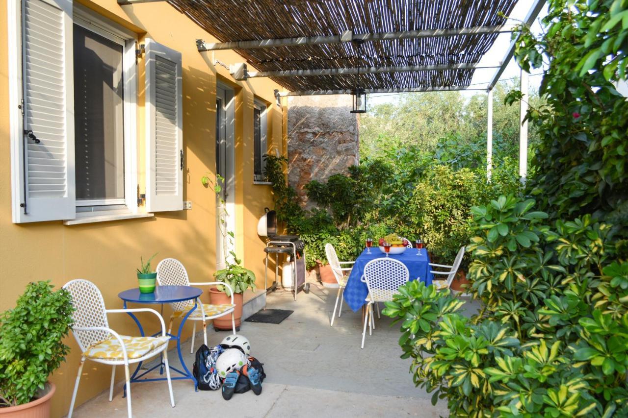 Anna'S Family Home Leonídion Exterior photo